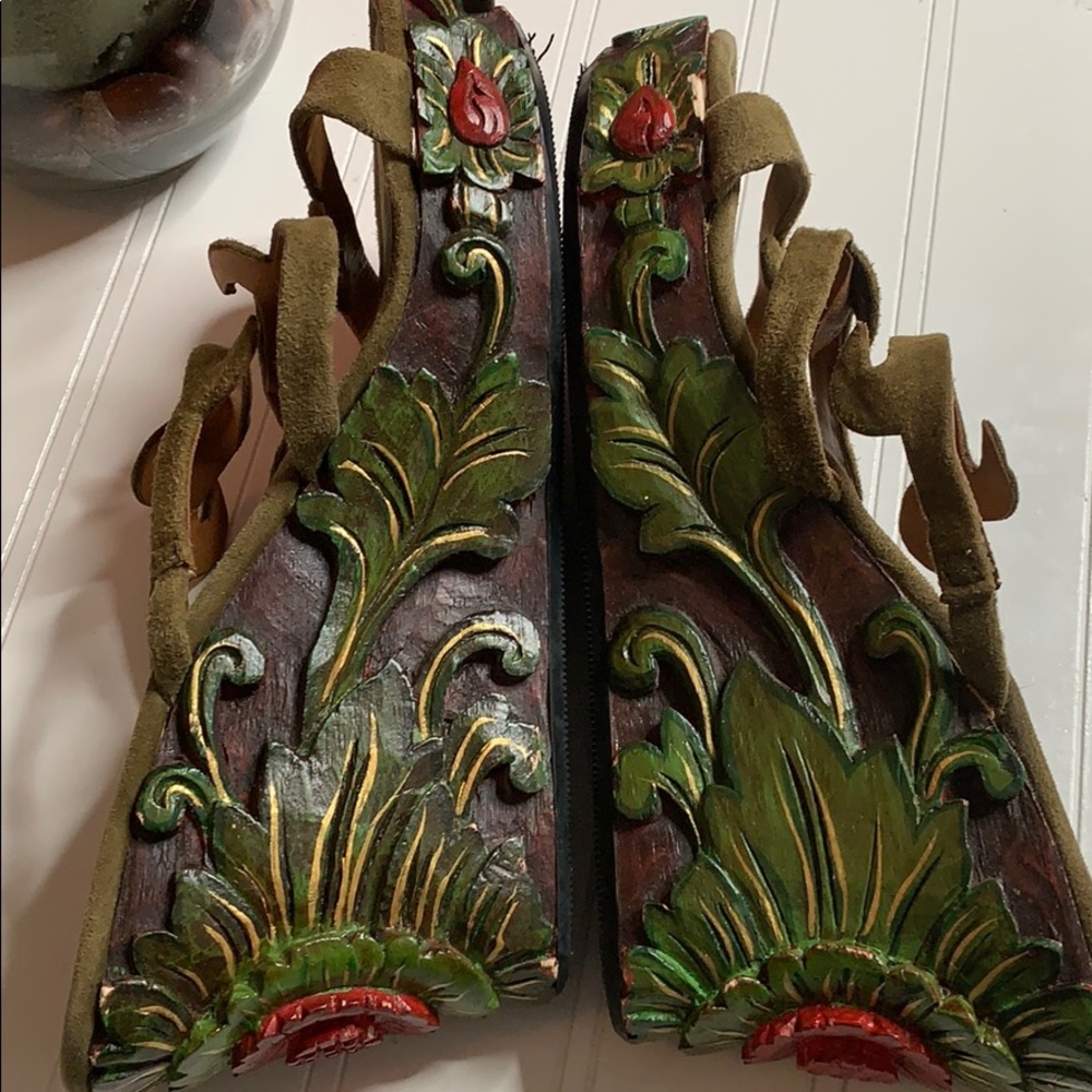 Valeria Lacerda hand Made Floral Wood Wedge Sz 8